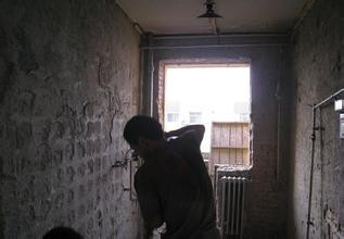 蘇州吳中區(qū)專業(yè)室內(nèi)外拆除,拆舊打墻,拆吊頂砸墻局改部整打地平