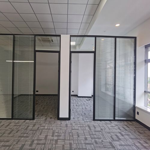 蘇州室內(nèi)外裝飾 石膏板隔墻、輕鋼龍骨隔墻、吊頂?shù)V棉板在辦公室、工廠、商場的裝修應(yīng)用